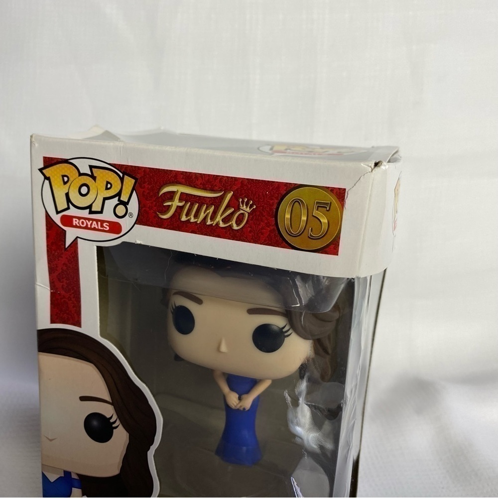 Funko Kate Middleton Duchess of Cambridge Funko Pop Royals Collectible Figure - Picture 5 of 12